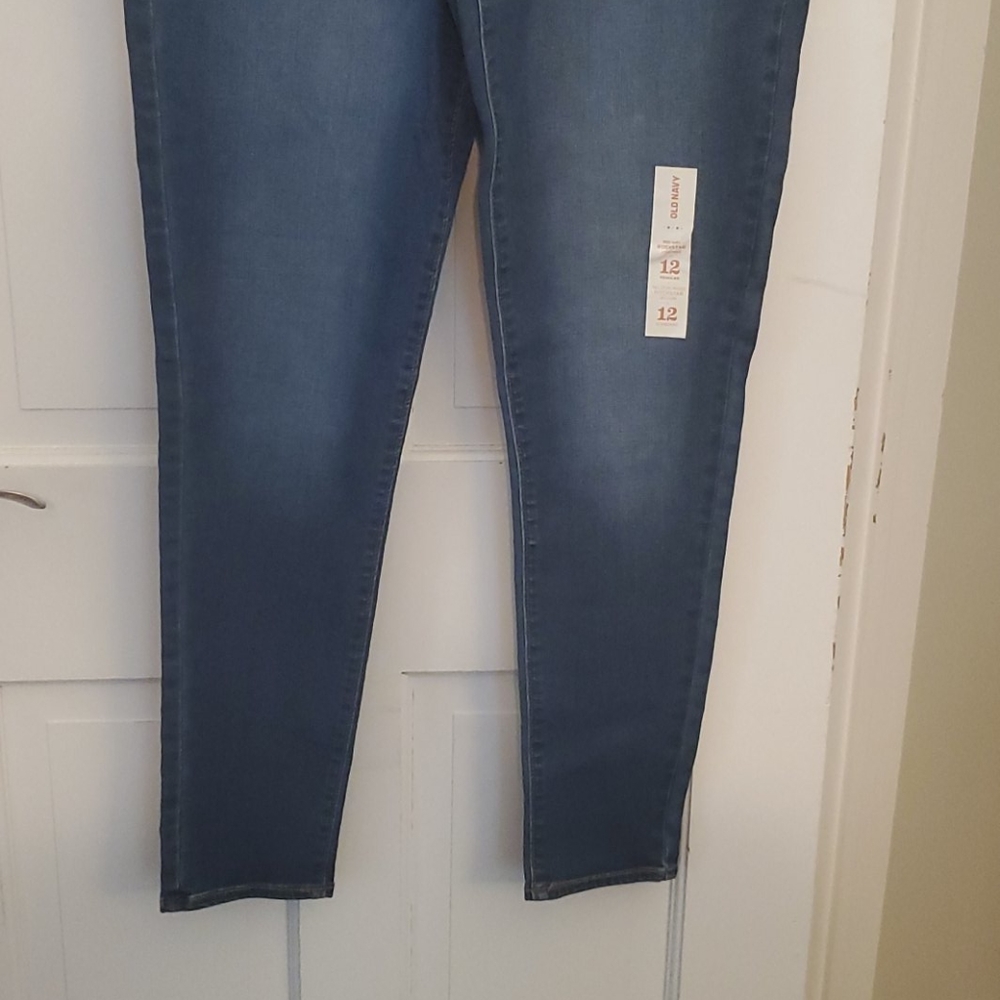 Old Navy Jeans - Picture 2 of 6